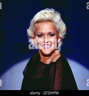 Angelika Milster, deutsche Sängerin, Schauspielerin und Musicaldarstellerin, Portrait, Deutschland, 1988. Angelika Milster, deutsche Sängerin, Schauspielerin und Musikerin, Portrait, Deutschland, 1988. Stockfoto