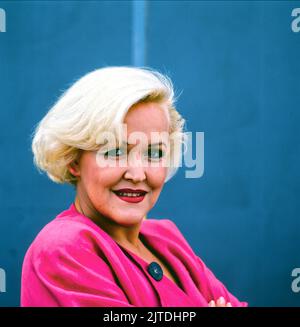 Angelika Milster, deutsche Sängerin, Schauspielerin und Musicaldarstellerin, Portrait, Deutschland, 1990. Angelika Milster, deutsche Sängerin, Schauspielerin und Musikerin, Portrait, Deutschland, 1990. Stockfoto