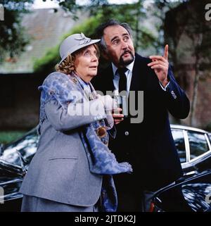 Bin sein dagegen sehr, NDR Fernsehserie, Deutschland, 1985, Folge 9, Szene: Heidi Kabel und Otto Sawicki. Bin sein dagegen sehr, Fernsehserie, Deutschland, 1985, Folge 9, Szene: Heidi Kabel und Otto Sawicki Stockfoto