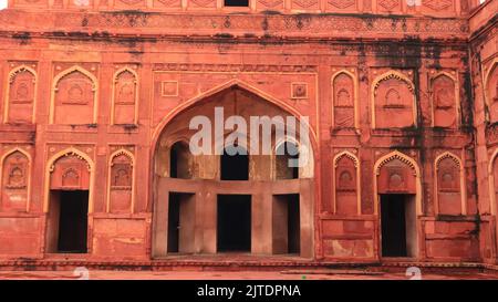 Das schöne Innere und Äußere von Agra Fort, Agra, Uttar Pradesh, Indien. Stockfoto