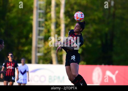 Mailand, Italien. 28. August 2022. Martina Piemonte vom AC Mailand in Aktion während des AC Mailand - ACF Fiorentina, 1. Turn of Serie A Femminile Tim 2022/23 in Centro P. Vismara - Puma House of Football, Mailand, Lombardei, Italien, 28/08/22 Credit: Independent Photo Agency/Alamy Live News Stockfoto
