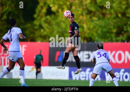 Mailand, Italien. 28. August 2022. Martina Piemonte vom AC Mailand in Aktion während des AC Mailand - ACF Fiorentina, 1. Turn of Serie A Femminile Tim 2022/23 in Centro P. Vismara - Puma House of Football, Mailand, Lombardei, Italien, 28/08/22 Credit: Independent Photo Agency/Alamy Live News Stockfoto