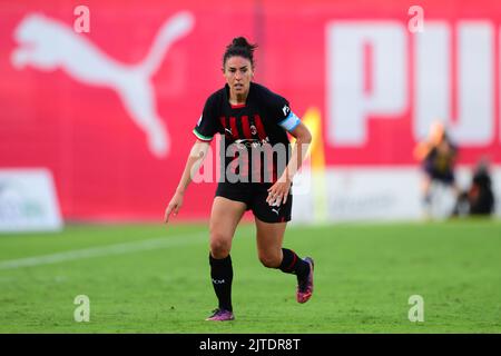 Mailand, Italien. 28. August 2022. Greta Adami vom AC Mailand Blick auf während des AC Mailand - ACF Fiorentina, 1. Turn of Serie A Femminile Tim 2022/23 in Centro P. Vismara - Puma House of Football, Mailand, Lombardei, Italien, 28/08/22 Quelle: Independent Photo Agency/Alamy Live News Stockfoto