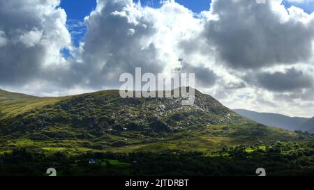 Tha Caha Mountains auf der Beara Peninsula, County Kerry, Irland - John Gollop Stockfoto