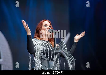 25. Juni 2022: Simone Simons von Epica tritt beim Hellfest Open Air Festival auf Stockfoto