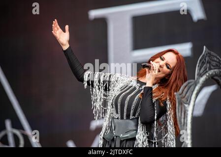 25. Juni 2022: Simone Simons von Epica tritt beim Hellfest Open Air Festival auf Stockfoto