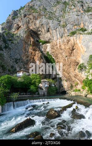 Blagaj Tekija (ein Derwischkloster) an der Quelle des Flusses Buna. Blagaj, Bosnien und Herzegowina. Stockfoto