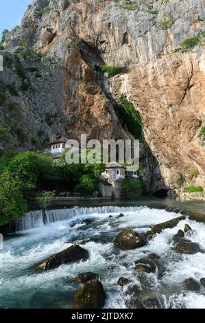 Blagaj Tekija (ein Derwischkloster) an der Quelle des Flusses Buna. Blagaj, Bosnien und Herzegowina. Stockfoto