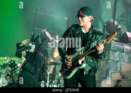 26. Juni 2022: King Diamond of Mercyful Fate tritt beim Hellfest Open Air Festival auf Stockfoto