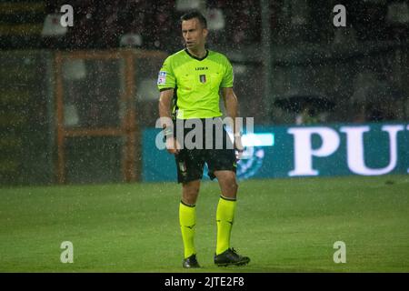 Reggio Calabria, Italien. 28. August 2022. Daniele Rutella refree during Reggina 1914 vs FC Sudtirol, Ital Soccer Serie B match in Reggio Calabria, Italy, August 28 2022 Credit: Independent Photo Agency/Alamy Live News Stockfoto