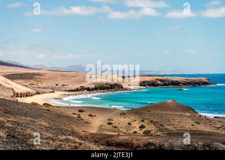 Strandlandschaft namens Caleta del Congrio im Nationalpark Los Ajaches auf Lanzarote, Kanarische Inseln, Spanien Stockfoto