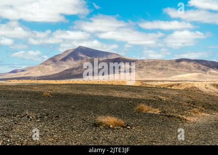 Aride Landschaft des Nationalparks Los Ajaches auf Lanzarote, Kanarische Inseln, Spanien Stockfoto