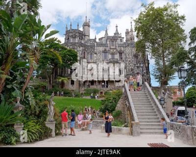 Quinta da Regaleira, UNESCO-Weltkulturerbe und Palast im Stadtteil Sintra, Portugal Stockfoto