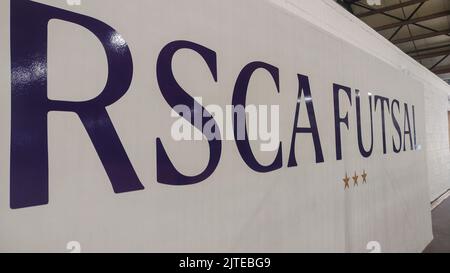 Abbildung Bild zeigt die Eröffnung der neuen Sporthalle des belgischen Hallenfußballteams RSC Anderlecht Futsal, in Roosdaal Dienstag, 30. August 2022. BELGA FOTO INE GILLIS Stockfoto