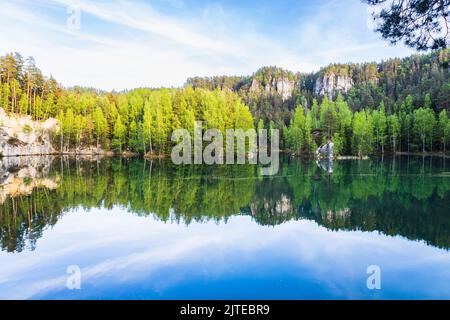 Adrspach See, Teil des Naturreservats Adrspach-Teplice Rocks, Tschechische Republik Stockfoto