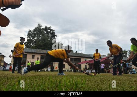 29. August 2022, Srinagar, Jammu und Kashmir, Indien: Nationaler Sporttag 2022 wird in Srinagar im indischen Verwaltungsgebiet Kaschmir gefeiert. (Bild: © Mubashir Hassan/Pacific Press via ZUMA Press Wire) Stockfoto