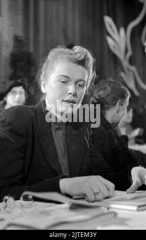 Das Präsidium bei der Gründung demokratischer Frauenbund Deutschlands während des Gründungskongresses im Admiralspalast in Ost-Berlin, Deutschland 1947. Stockfoto