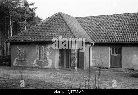 Der Landsitz und die Villa vom fruheren Propagandaminister Joseph Goebbels, das Geländige Bogensee bei Wandlitz, wird nun als Hochschule der FDJ genutzt, Nähe Berlin, Deutschland 1947. Stockfoto