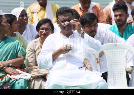 Kalkutta, Westbengalen, Indien. 29. August 2022. Der leitende Vorsitzende des Trinamool-Kongresses (TMC) und Bürgermeister von Kalkutta, Firhad Hakim, spricht während einer Studentenkundgebung am Gründungstag 24. von TMCP, dem Studentenflügel des TMC in Kalkutta. (Bild: © Dipa Chakraborty/Pacific Press via ZUMA Press Wire) Stockfoto