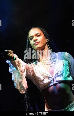 Heartstopper Actor Yasmin Finney. Sie ist bekannt für ihre Rolle als