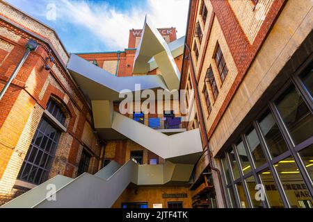 Das alte Brauereigebäude Warteck nach der Renovierung wird nun für viele Zwecke genutzt. Werkraum steht für die Zusammenarbeit verschiedener Projekte, Unternehmen Stockfoto