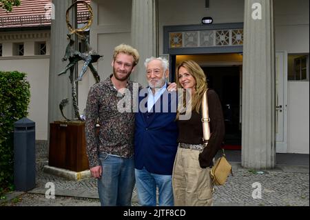 Johannes Hallervorden, Dieter Hallervorden und Christine Zander bei der Jahres-Pressekonferenz zur 14. Spielzeit 2022/2023 im Schlosspark Theater. Ber Stockfoto