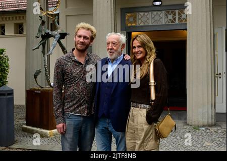 Johannes Hallervorden, Dieter Hallervorden und Christine Zander bei der Jahres-Pressekonferenz zur 14. Spielzeit 2022/2023 im Schlosspark Theater. Ber Stockfoto