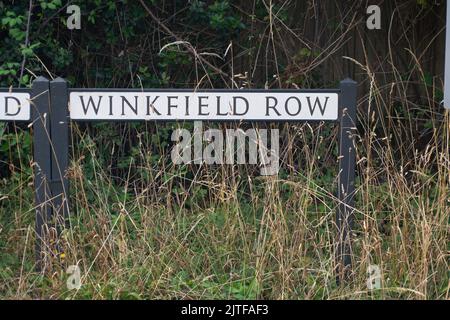 Winkfield Row, Bracknell, Berkshire, Großbritannien. 30.. August 2022. Die Lambrook School liegt im verschnauften ländlichen Dorf Winkfield Row und wird die neue Schule für Prinz George, Prinzessin Charlotte und Prinz Louis von Cambridge sein. S.H. der Herzog und die Herzogin von Cambridge und ihre drei Kinder ziehen in das Adelaide Cottage im Windsor Great Park, nur wenige Gehminuten vom Windsor Castle entfernt. Die neue Kinderschule Royal wird rund sechs Meilen von ihrem neuen Zuhause entfernt sein. Quelle: Maureen McLean/Alamy Live News Stockfoto