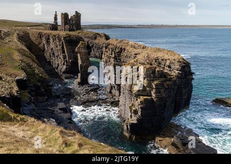 Castle Sinclair Girnigoe liegt etwa 3 Meilen nördlich von Wick an der Ostküste von Caithness, Schottland Stockfoto