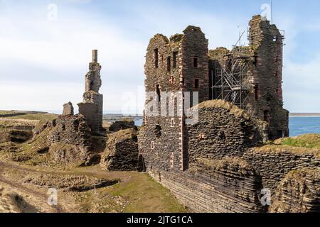 Castle Sinclair Girnigoe liegt etwa 3 Meilen nördlich von Wick an der Ostküste von Caithness, Schottland Stockfoto