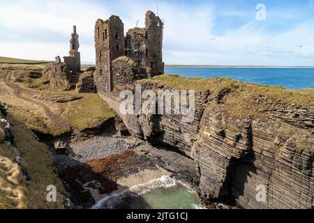 Castle Sinclair Girnigoe liegt etwa 3 Meilen nördlich von Wick an der Ostküste von Caithness, Schottland Stockfoto