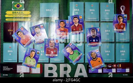 Rio de Janeiro-Brasilien 30. August 2022, Stickeralbum von Fußballspielern der Nationalmannschaften, die bei der Qatar World Cup spielen werden Stockfoto