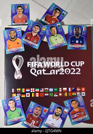 Rio de Janeiro-Brasilien 30. August 2022, Stickeralbum von Fußballspielern der Nationalmannschaften, die bei der Qatar World Cup spielen werden Stockfoto