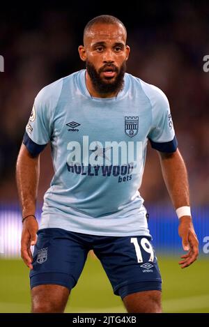 Brentfords Bryan Mbeumo erwärmt sich vor dem Premier League-Spiel im Selhurst Park, London. Bilddatum: Dienstag, 30. August 2022. Stockfoto