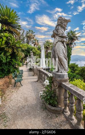 Statuen im Garten und Park der Villa Durazzo. Santa Margherita, Ligure, Italien. Stockfoto