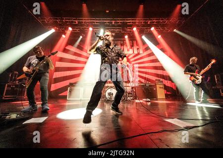 Oslo, Norwegen. 24., August 2022. Die amerikanische Rockband Clutch gibt ein Live-Konzert im Sentrum Scene in Oslo. Hier ist Sänger Neil Fallon live auf der Bühne zu sehen. (Foto: Gonzales Photo - Terje Dokken). Stockfoto