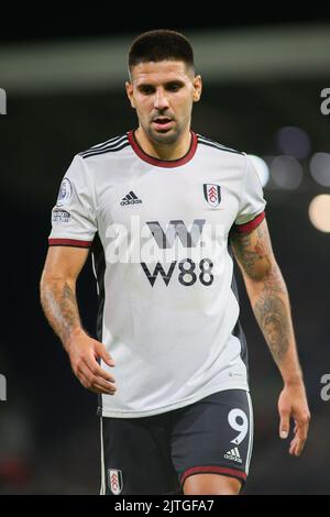 London, Großbritannien. 30. August 2022. Aleksandar Mitrovic aus Fulham während des Premier League-Spiels zwischen Fulham und Brighton und Hove Albion am 30. August 2022 im Craven Cottage, London, England. Foto von Pedro Soares. Nur zur redaktionellen Verwendung, Lizenz für kommerzielle Nutzung erforderlich. Keine Verwendung bei Wetten, Spielen oder Veröffentlichungen einzelner Clubs/Vereine/Spieler. Kredit: UK Sports Pics Ltd/Alamy Live Nachrichten Stockfoto