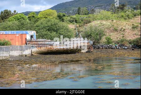 Schiffswreck in Bantry Bay bei Castletownbere in der Grafschaft Cork, Irland Stockfoto