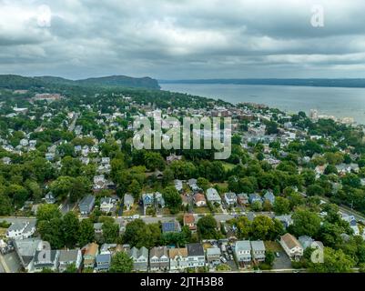 Luftaufnahme von Nyack New York am Hudson River Stockfoto