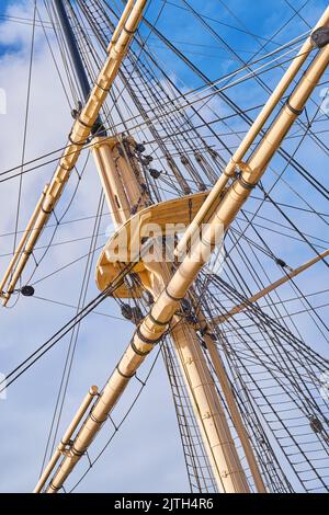 Das historische Segelboot Fregatten Jylland - nationaler Schatz. Detail des alten dänischen Schiffes Fregatten Jylland, nationaler Schatz und Tourist Stockfoto