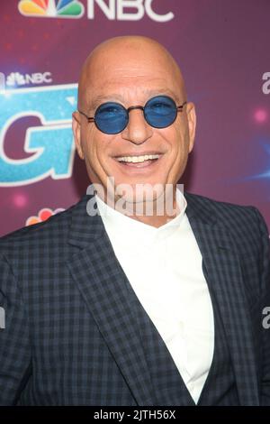 Pasadena, Ca. 30. August 2022. Howie Mandel bei der AmericaÕs Got Talent Season 17 Live Show Red Carpet im Sheraton Pasadena Hotel am 30. August 2022 in Pasadena, Kalifornien. Quelle: Saye Sadou/Media Punch/Alamy Live News Stockfoto