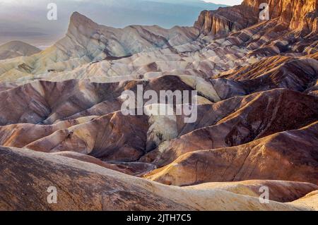 Zabriskie Point im Death Valley National Park in Kalifornien Stockfoto