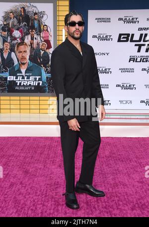 Bad Bunny bei der Premiere von „Bullet Train“ in Los Angeles, die am 1. August 2022 im Regency Village Theatre in Westwood, CA, stattfand. © OConnor / AFF-USA.com Stockfoto