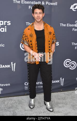 Nick Jonas bei der Ankunft im Cedars-Sinai Board of Governors 50. Jubiläumsfeier im SoFi Stadium am 07. August 2022 in Los Angeles, CA. © OConnor/AFF-USA.com Stockfoto