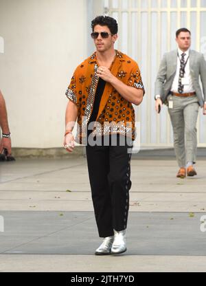 Nick Jonas bei der Ankunft im Cedars-Sinai Board of Governors 50. Jubiläumsfeier im SoFi Stadium am 07. August 2022 in Los Angeles, CA. © OConnor/AFF-USA.com Stockfoto