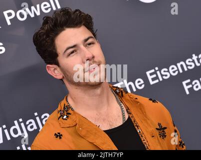 Nick Jonas bei der Ankunft im Cedars-Sinai Board of Governors 50. Jubiläumsfeier im SoFi Stadium am 07. August 2022 in Los Angeles, CA. © OConnor/AFF-USA.com Stockfoto