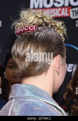 Jojo Siwa bei der Premiere der Saison 3 in der High School Musical: The Musical Series am 27. Juli 2022 in Burbank, Kalifornien © Janet Gough / AFF-USA.com Stockfoto