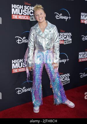 Jojo Siwa bei der Premiere der Saison 3 in der High School Musical: The Musical Series am 27. Juli 2022 in Burbank, Kalifornien © Janet Gough / AFF-USA.com Stockfoto