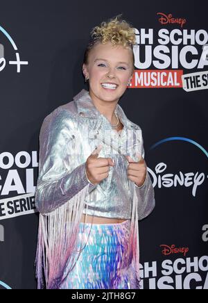 Jojo Siwa bei der Premiere der Saison 3 in der High School Musical: The Musical Series am 27. Juli 2022 in Burbank, Kalifornien © Janet Gough / AFF-USA.com Stockfoto