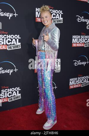 Jojo Siwa bei der Premiere der Saison 3 in der High School Musical: The Musical Series am 27. Juli 2022 in Burbank, Kalifornien © Janet Gough / AFF-USA.com Stockfoto